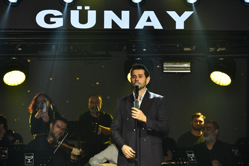 Günay Restaurant�ta  Moral Ve Dayan��ma Gecesi